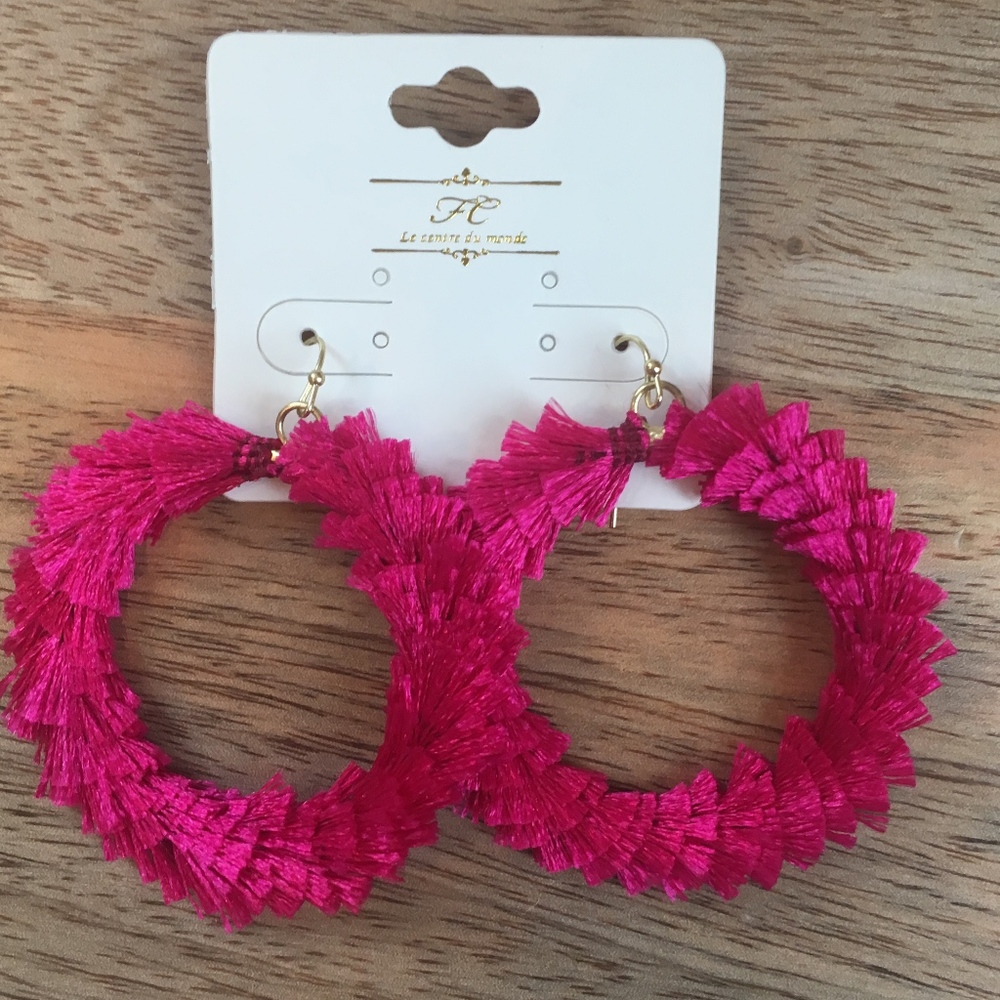 HP PICK ❤️Tassel hoop earring in Fuchsia - Picture 2 of 3